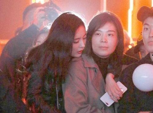 枕头老哥最新爆料,揭秘娱乐圈最新热点事件 第3张 枕头老哥最新爆料,揭秘娱乐圈最新热点事件 第3张